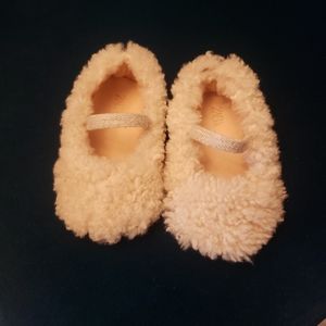 Zara baby teddy shoes. Size 0